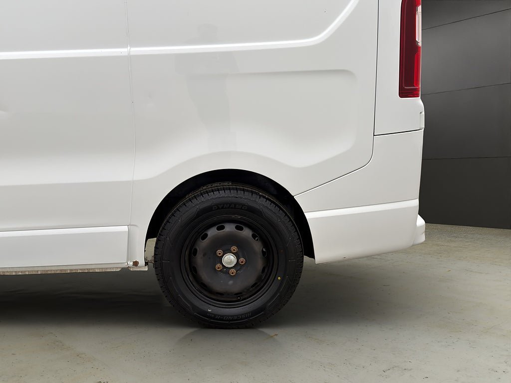 Vehicle Image 25