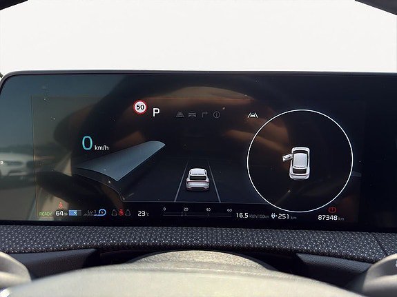Vehicle Image 13