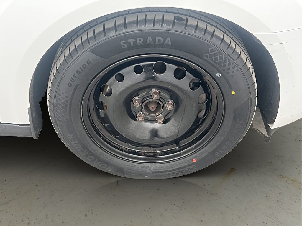 Vehicle Image 27