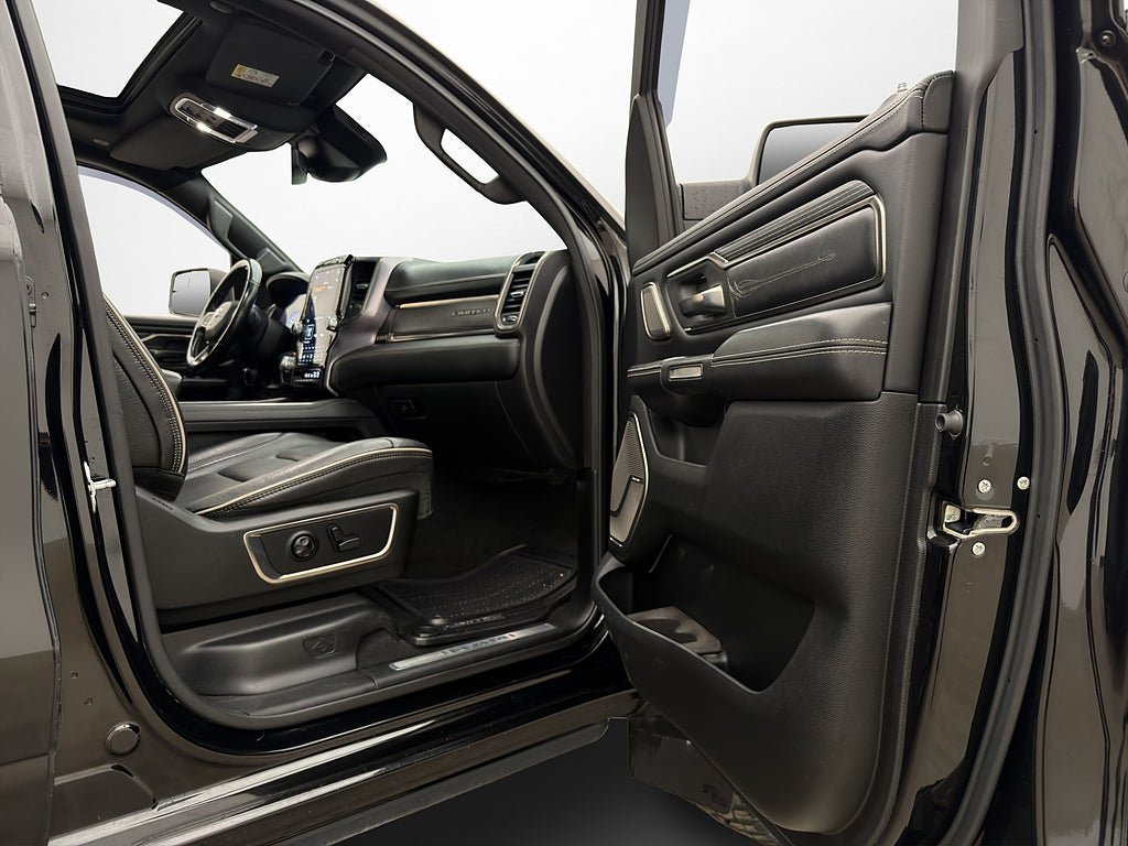 Vehicle Image 36