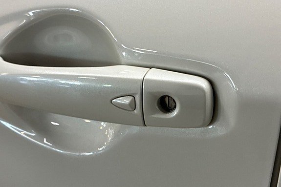 Vehicle Image 27