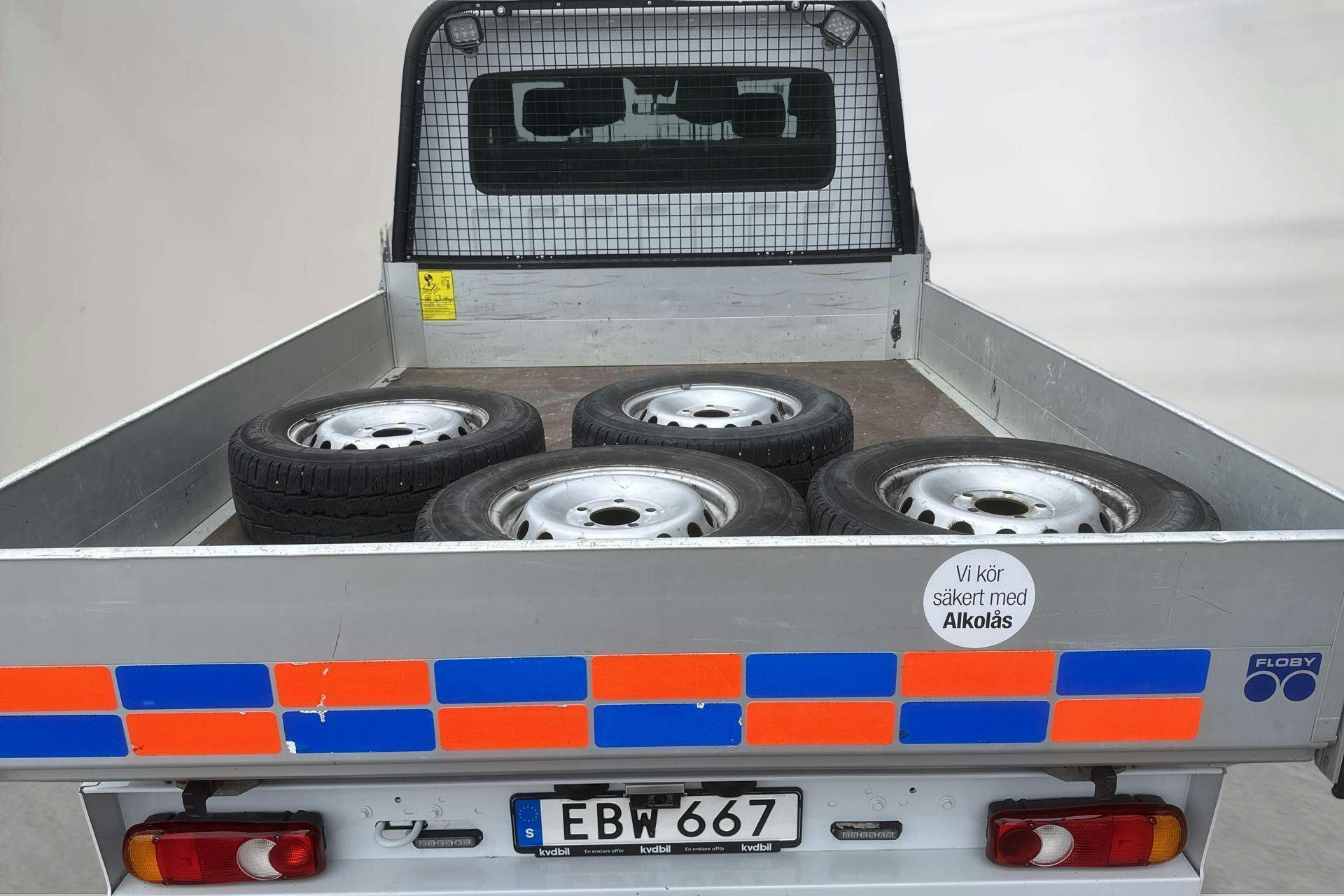 Vehicle Image 9