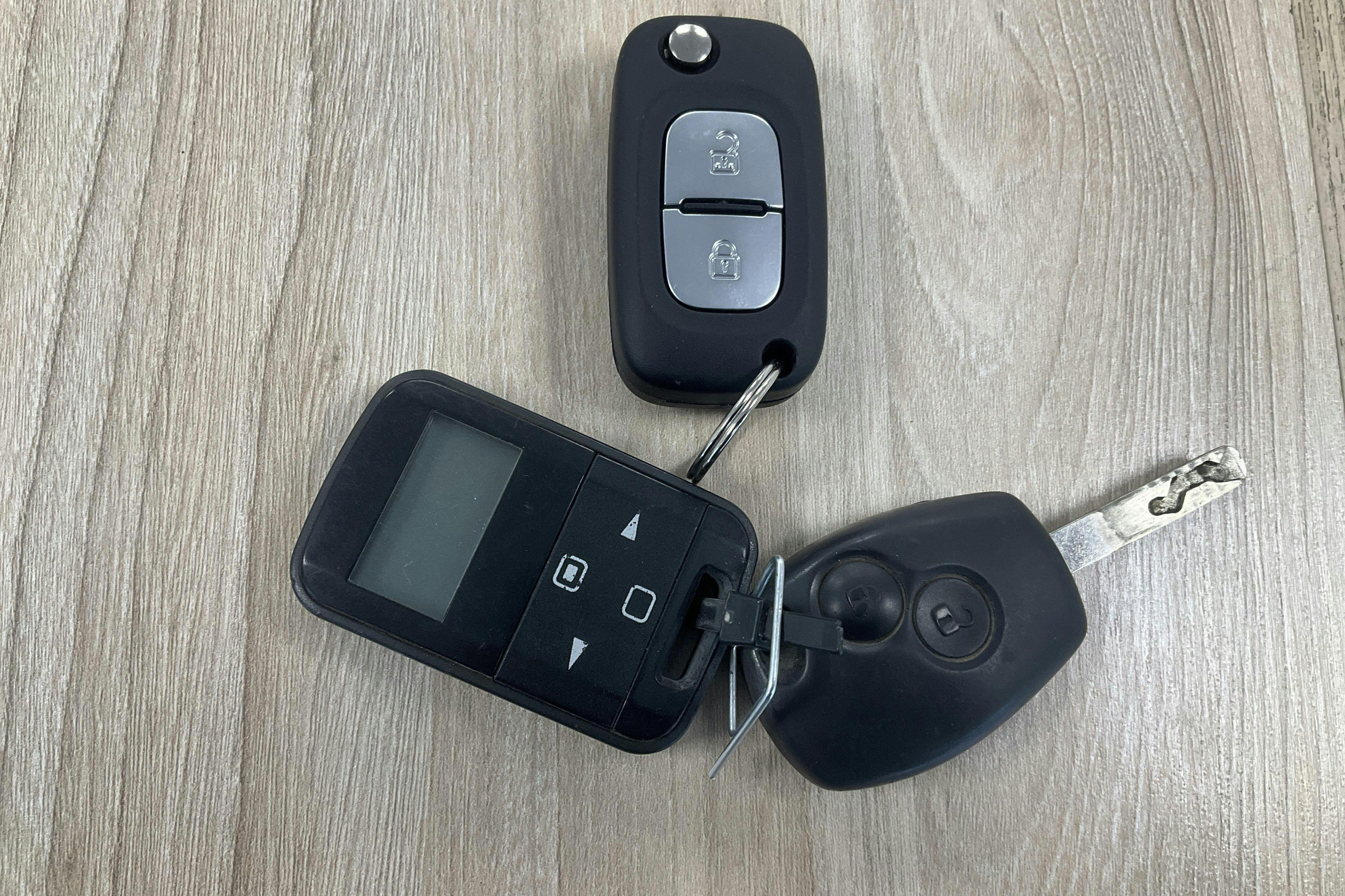 Vehicle Image 13