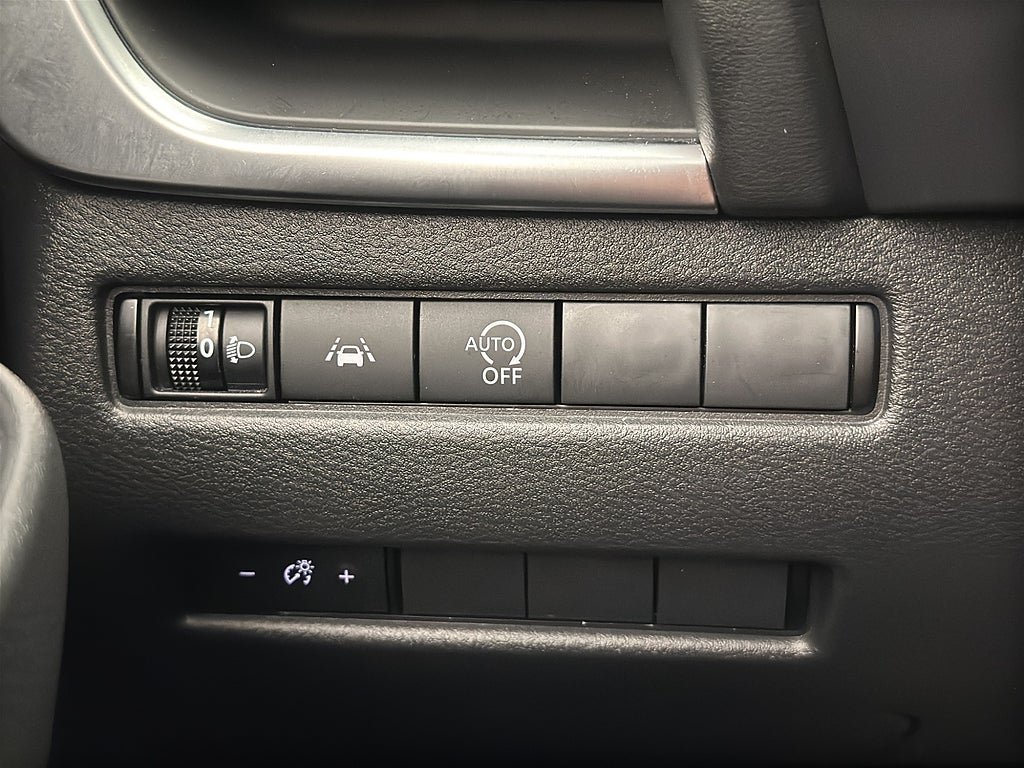 Vehicle Image 24