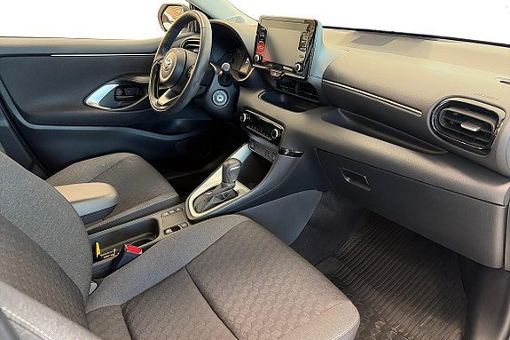 Vehicle Image 6