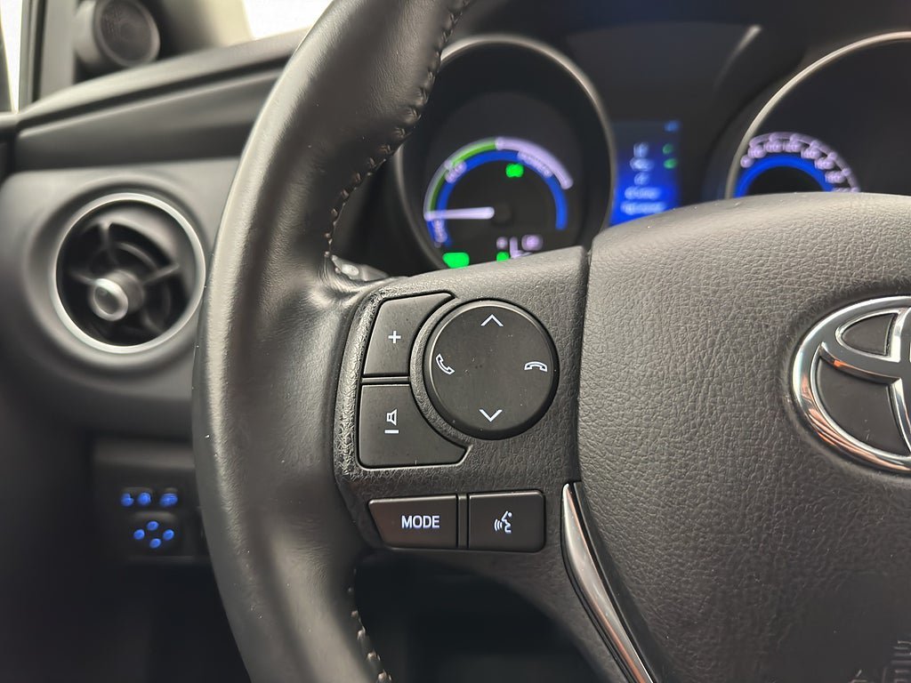 Vehicle Image 16