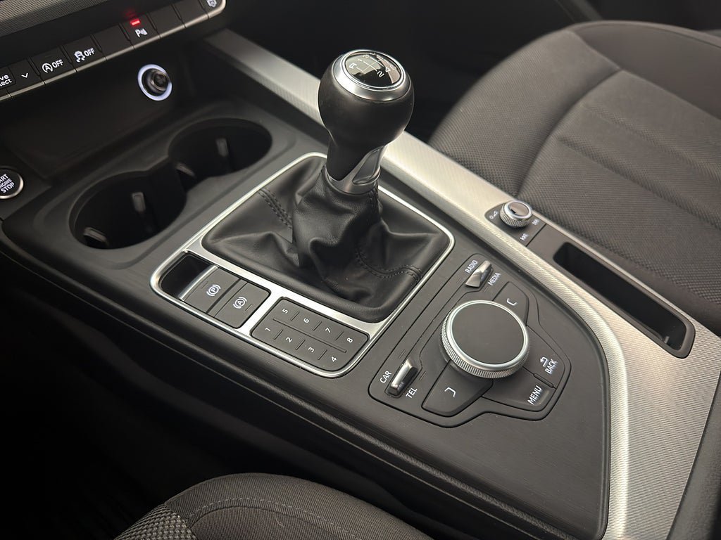 Vehicle Image 24