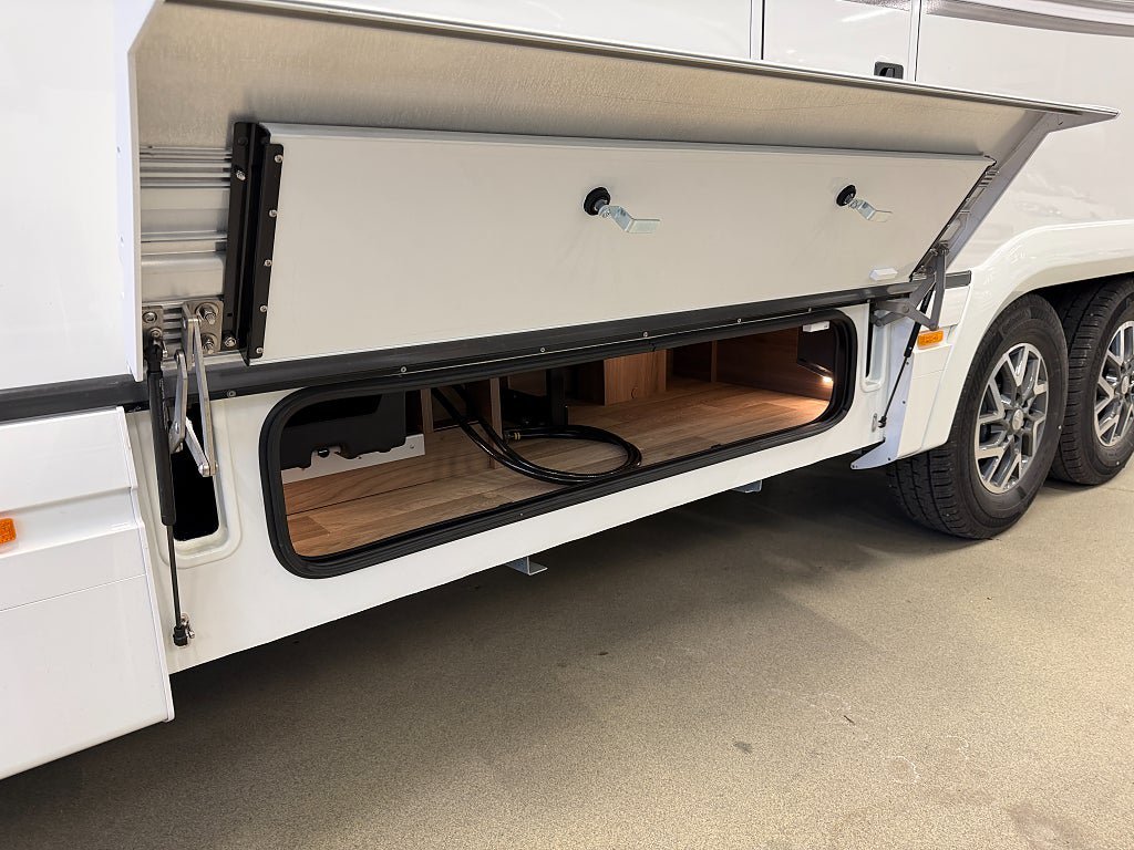 Vehicle Image 23