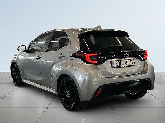 Vehicle Image 5