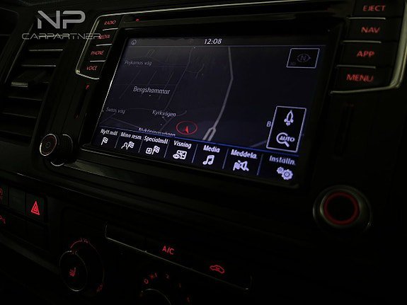 Vehicle Image 28