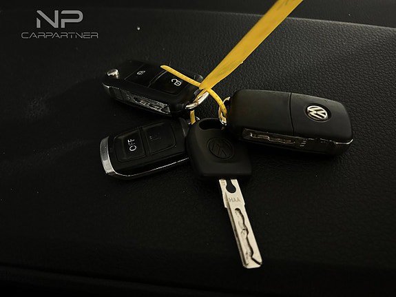 Vehicle Image 32