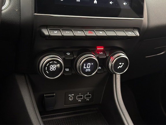 Vehicle Image 26