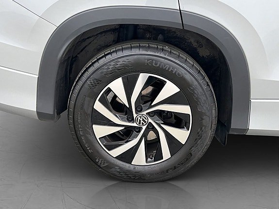 Vehicle Image 37