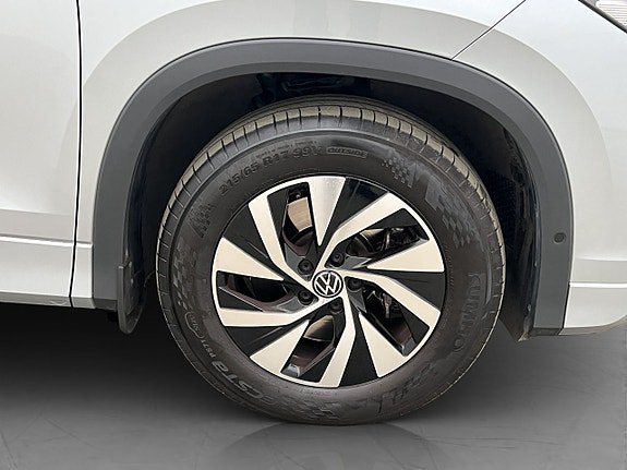 Vehicle Image 38
