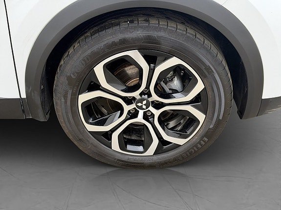 Vehicle Image 38