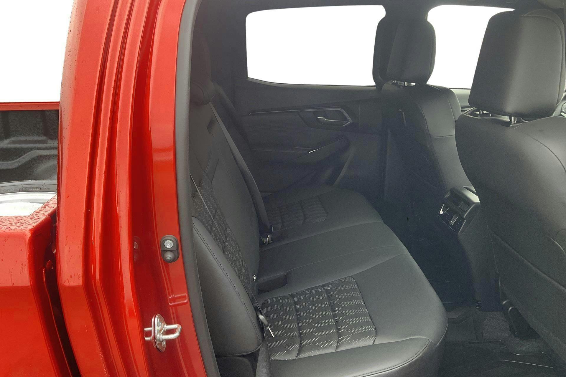 Vehicle Image 8