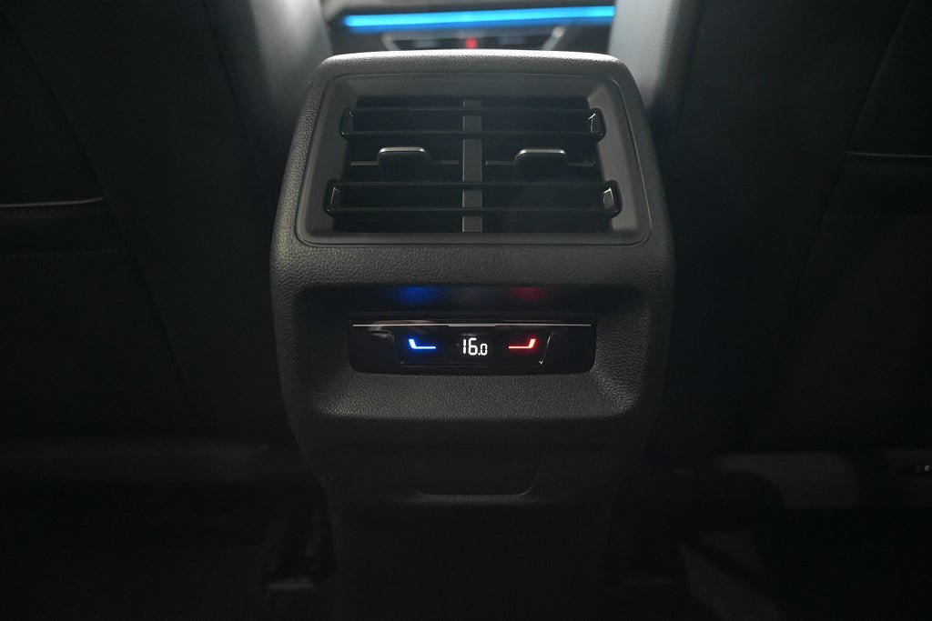 Vehicle Image 27