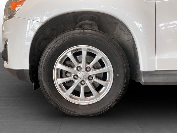 Vehicle Image 14