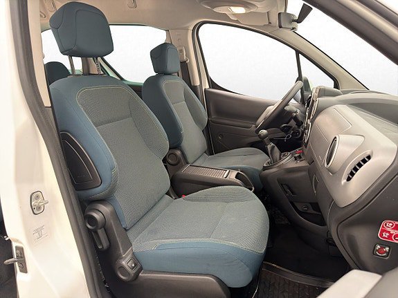 Vehicle Image 24