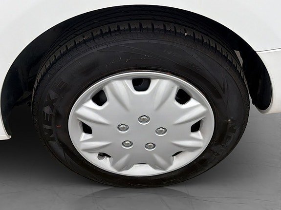 Vehicle Image 30