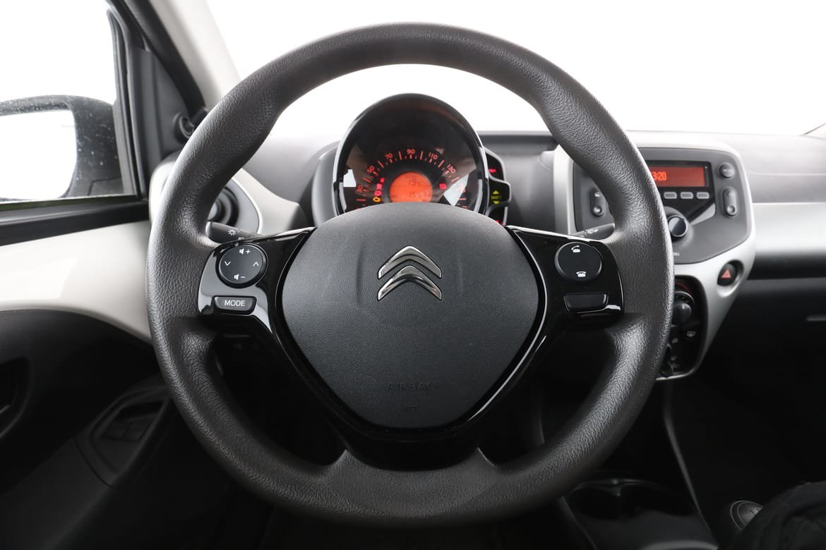 Vehicle Image 17