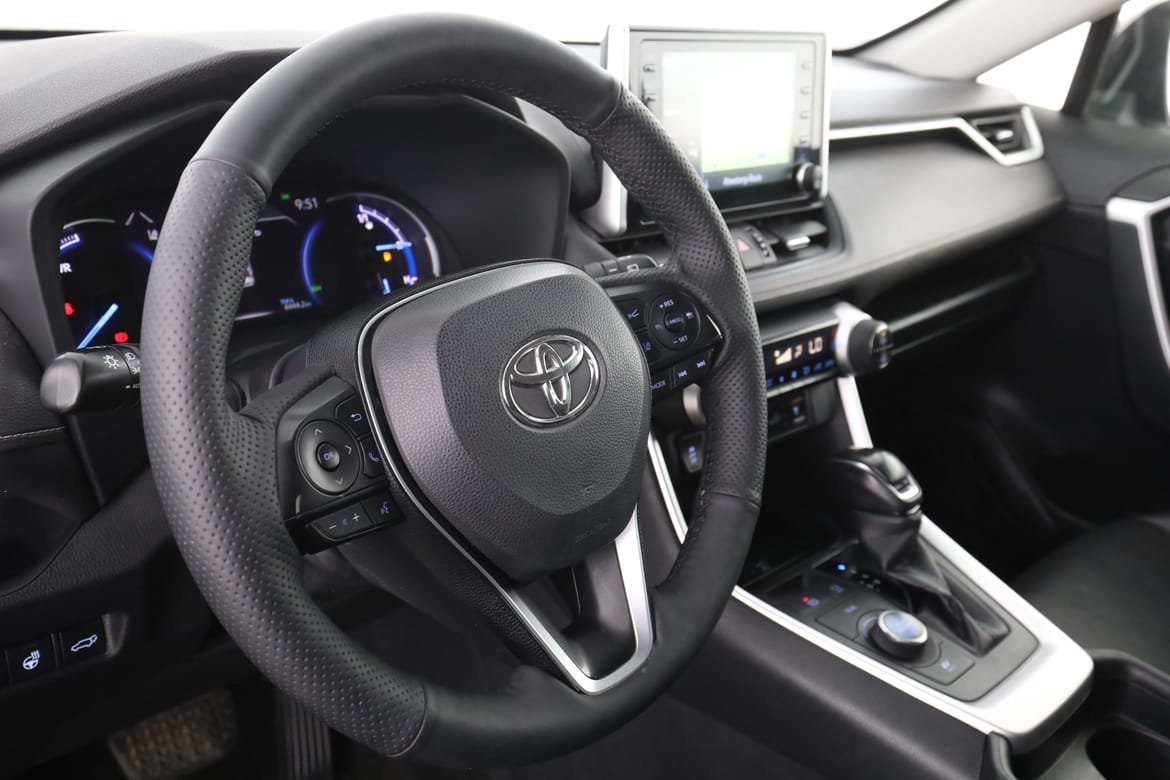 Vehicle Image 12