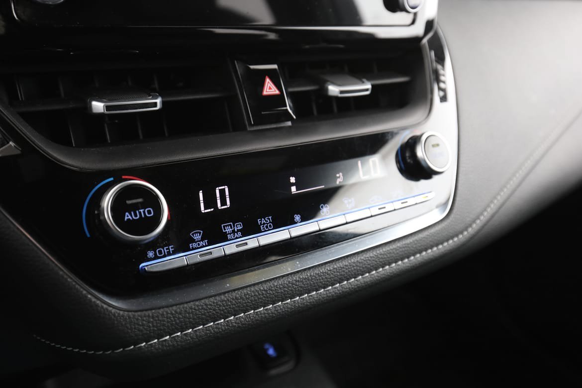 Vehicle Image 25