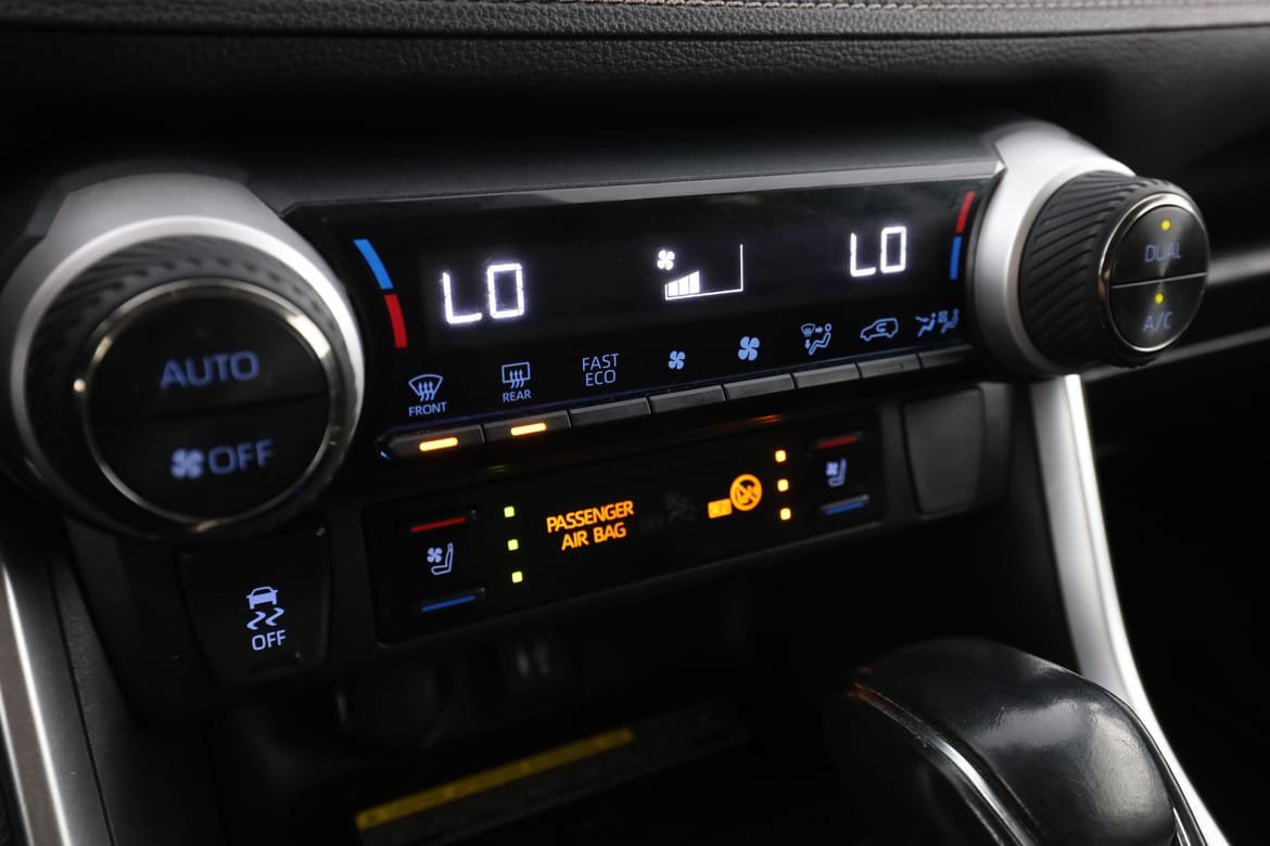 Vehicle Image 24