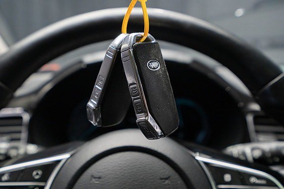 Vehicle Image 25