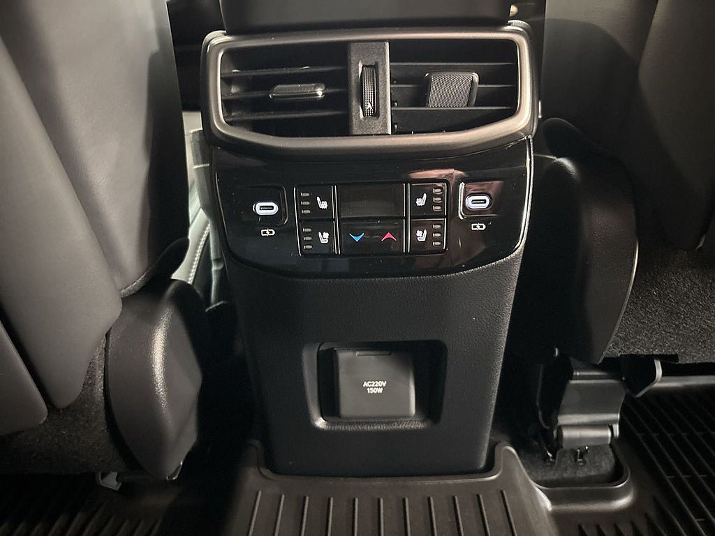 Vehicle Image 26