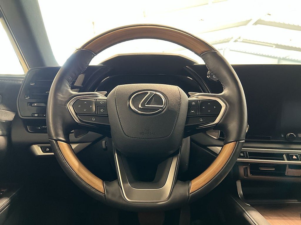 Vehicle Image 35