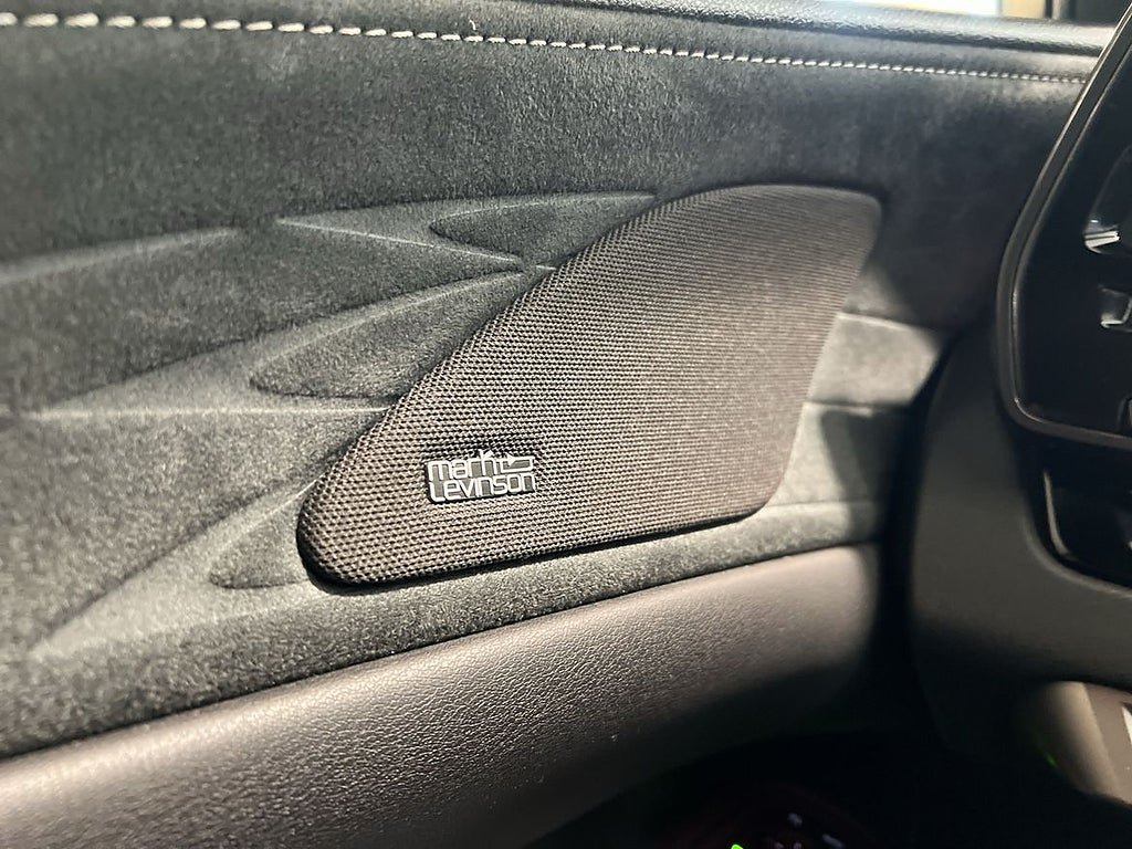 Vehicle Image 42