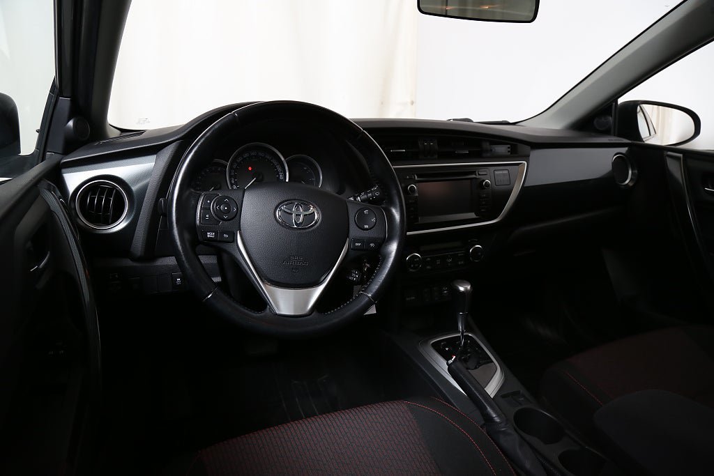 Vehicle Image 10
