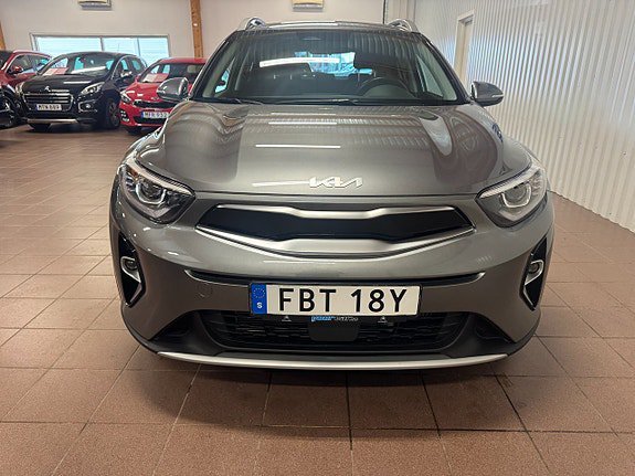 Vehicle Image 12