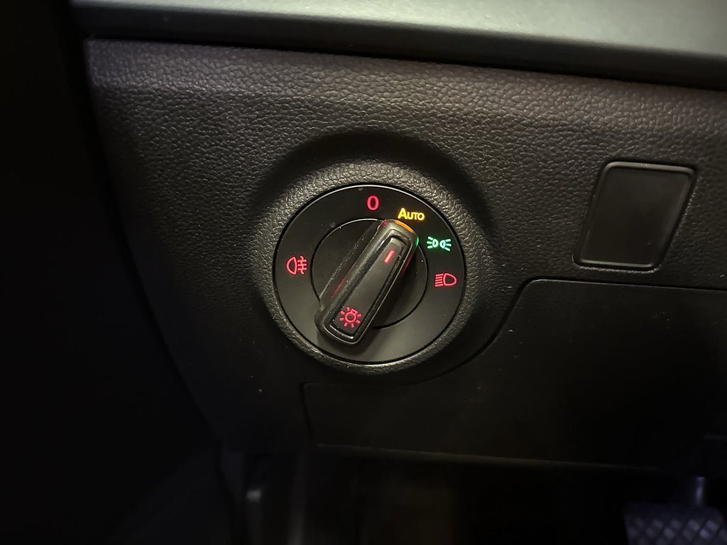 Vehicle Image 24