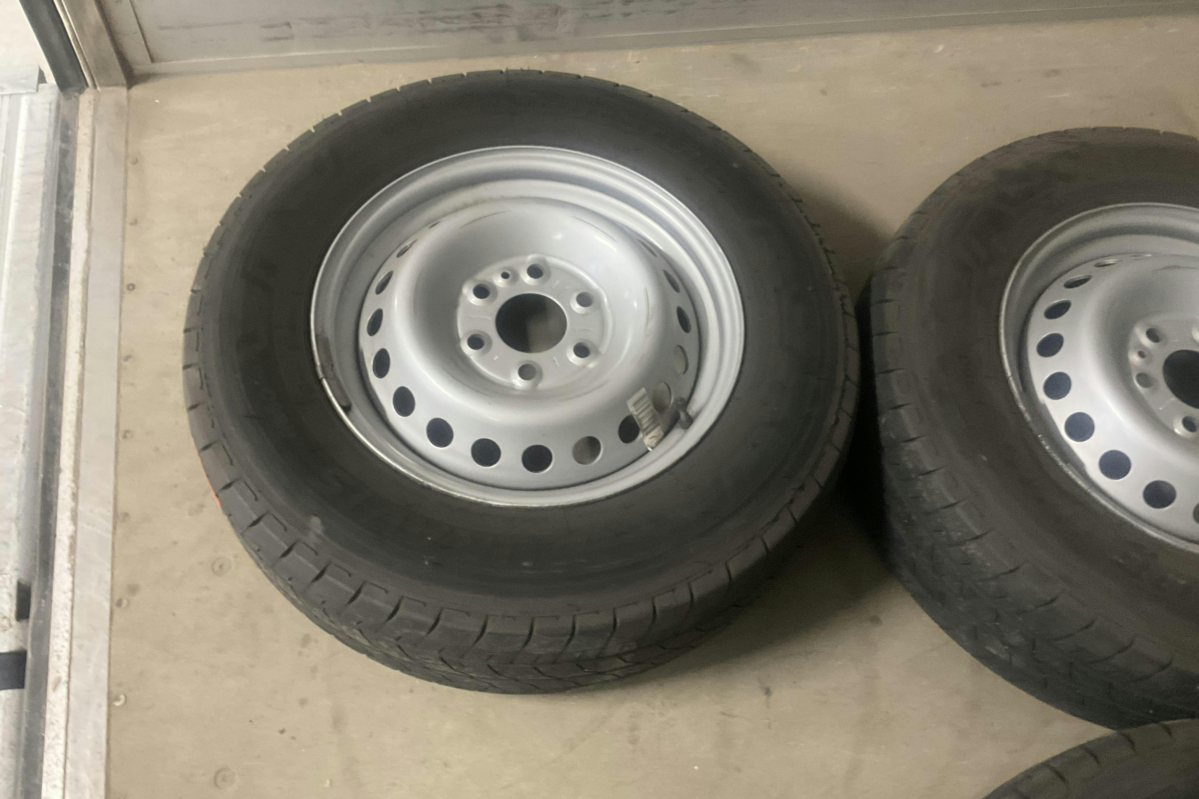 Vehicle Image 11