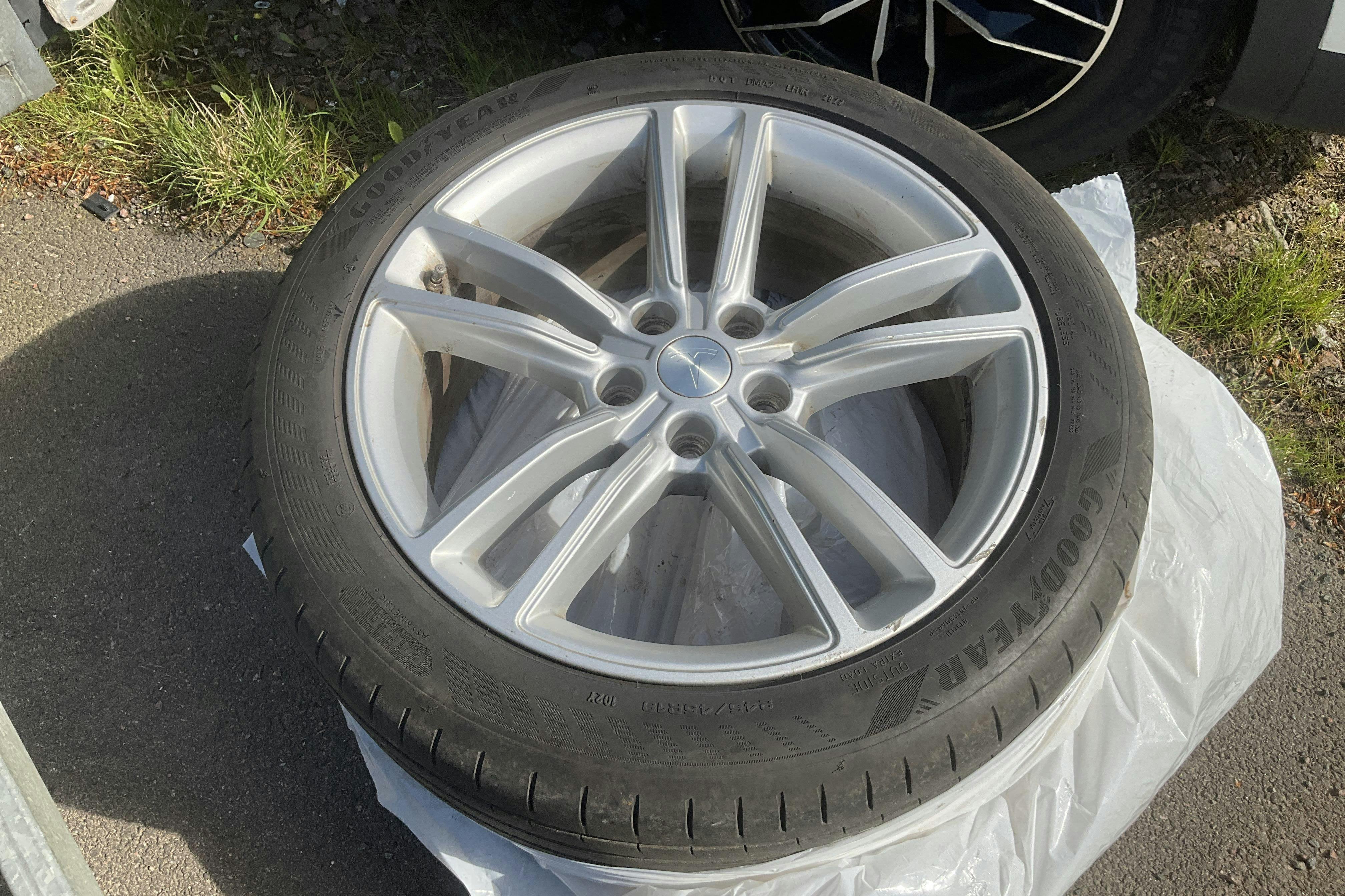 Vehicle Image 9
