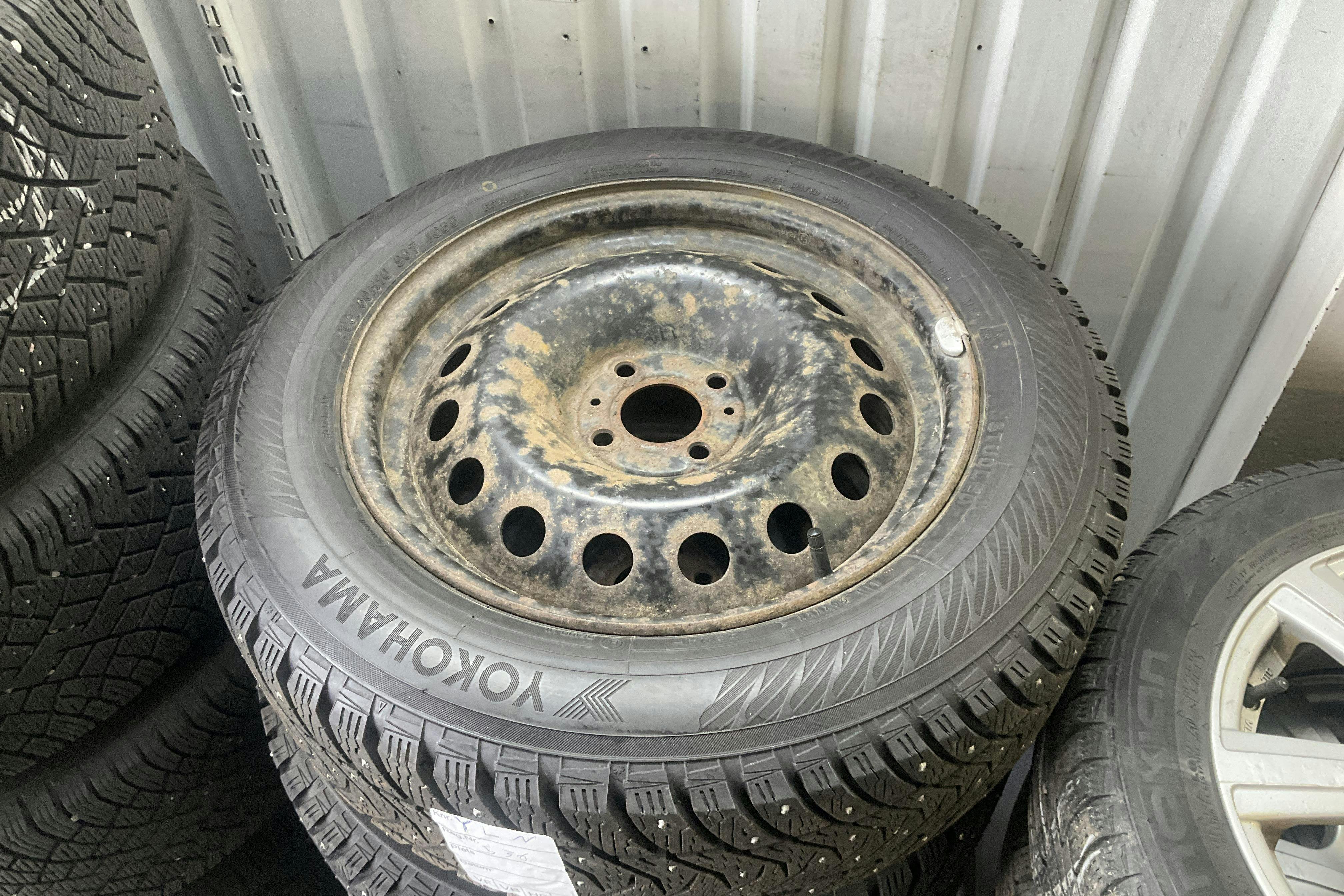 Vehicle Image 13