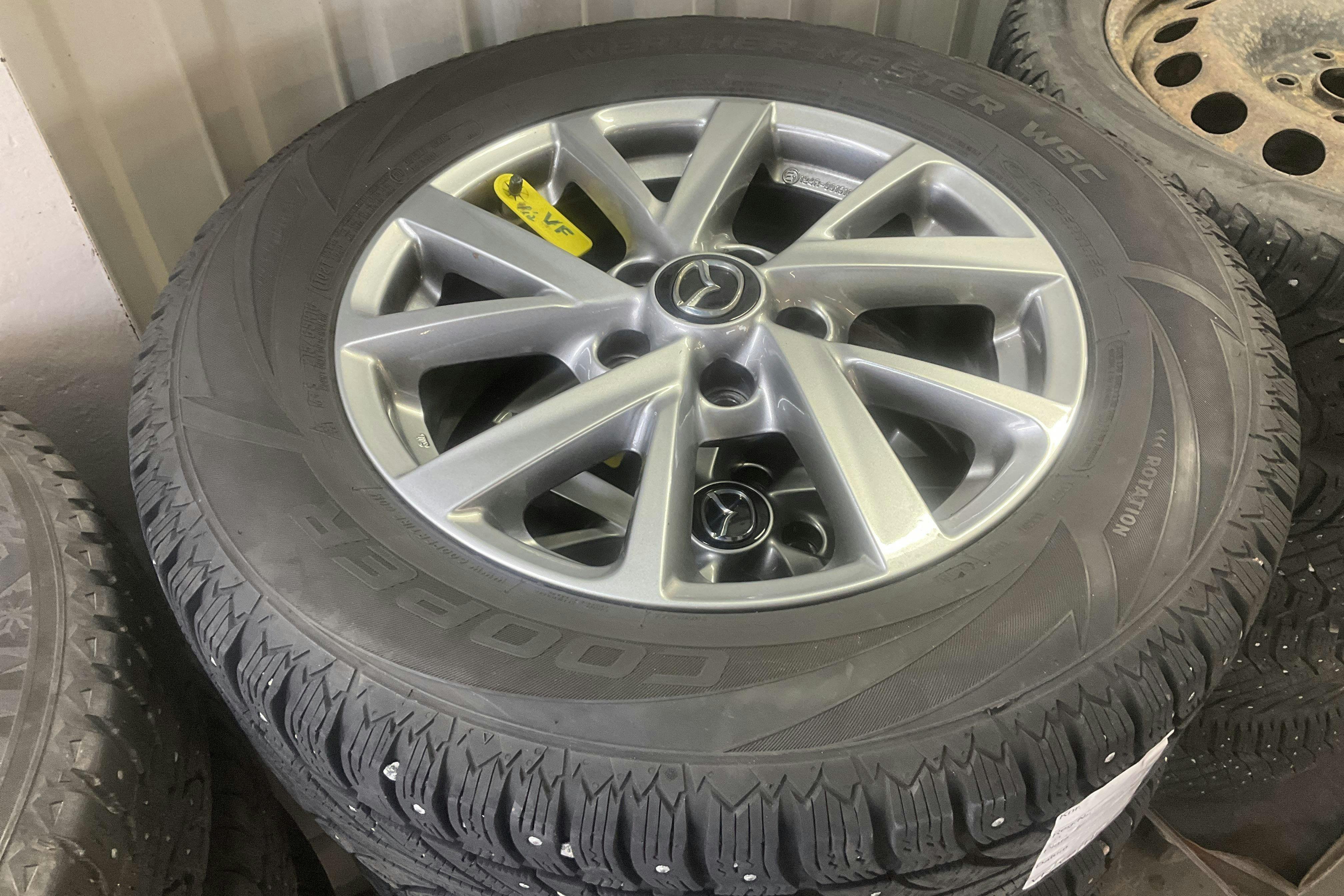 Vehicle Image 12