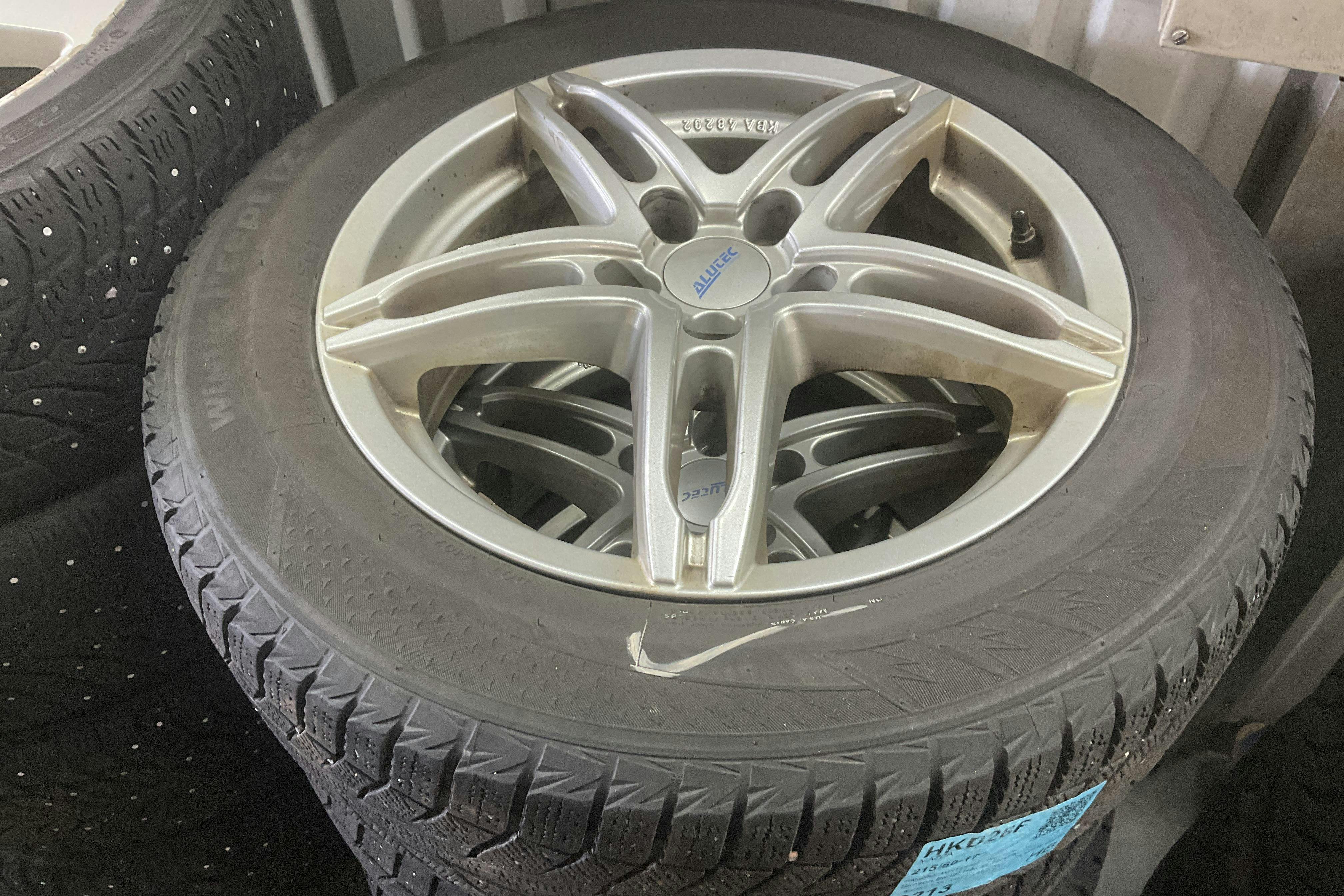 Vehicle Image 13