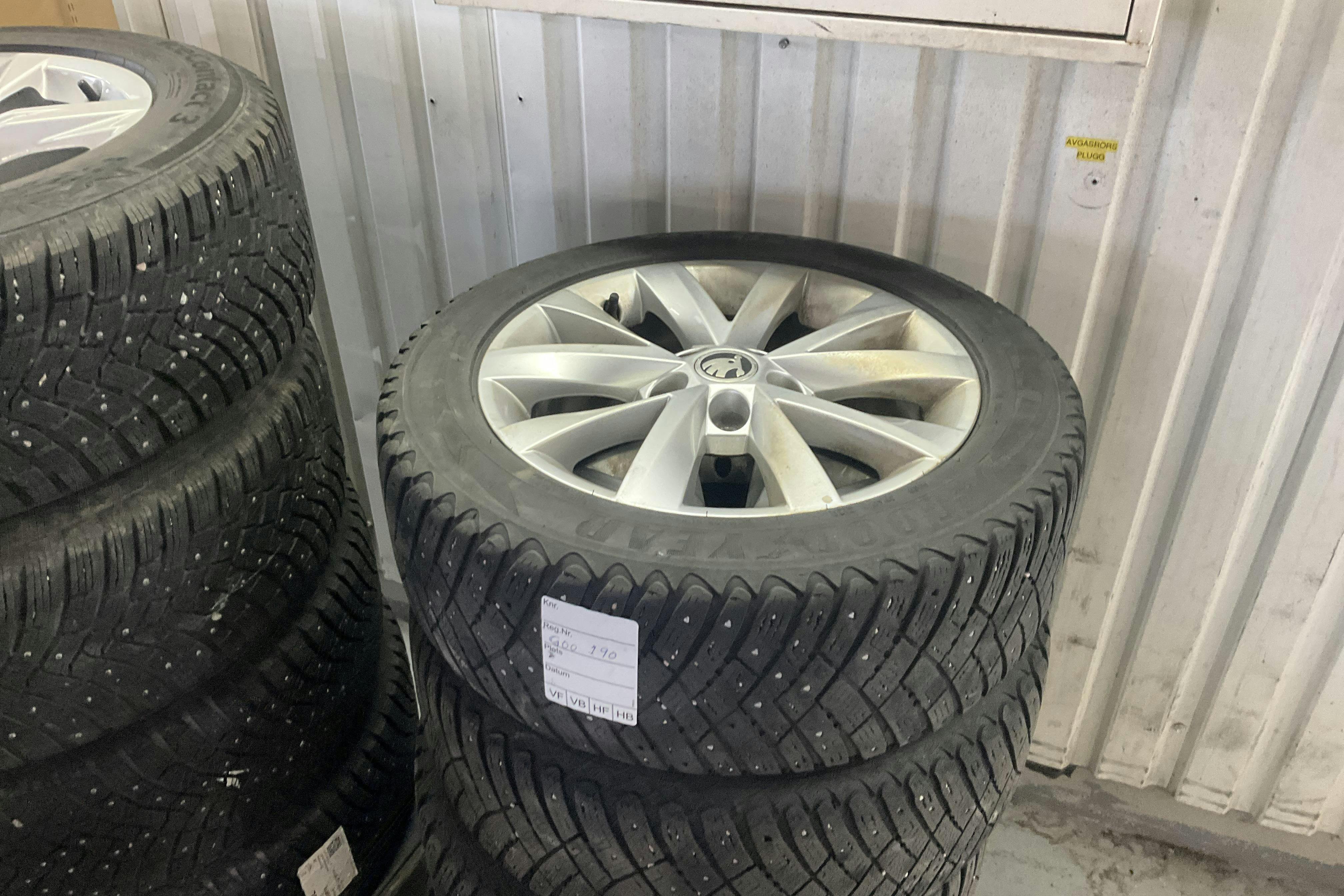 Vehicle Image 13
