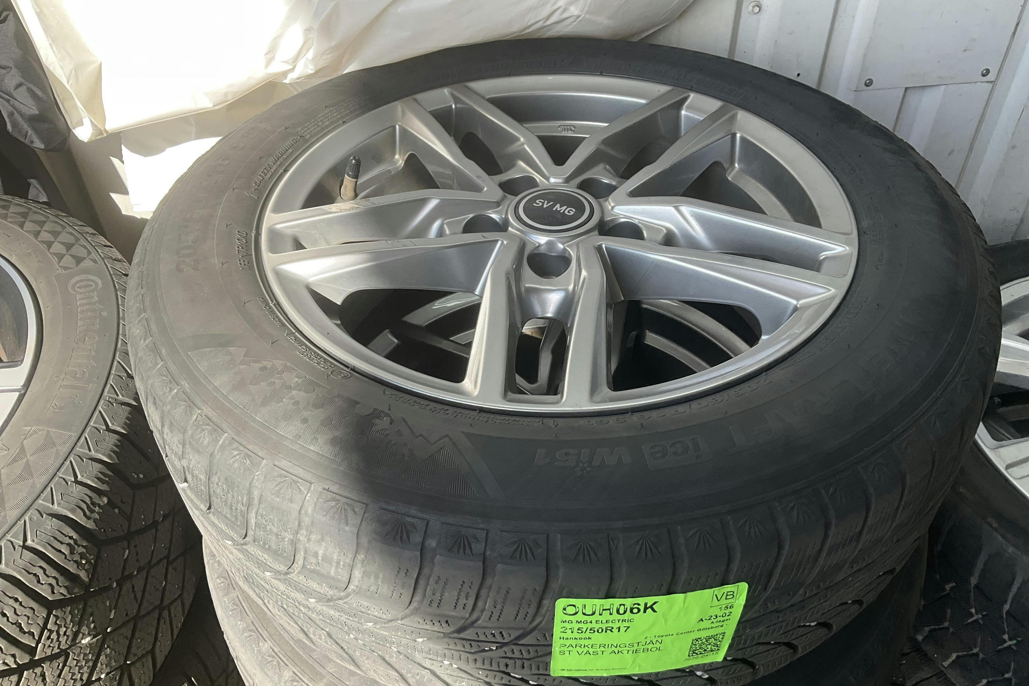 Vehicle Image 13