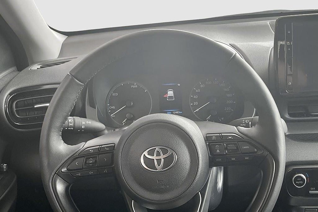 Vehicle Image 11