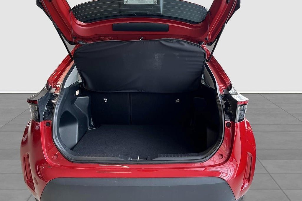 Vehicle Image 12