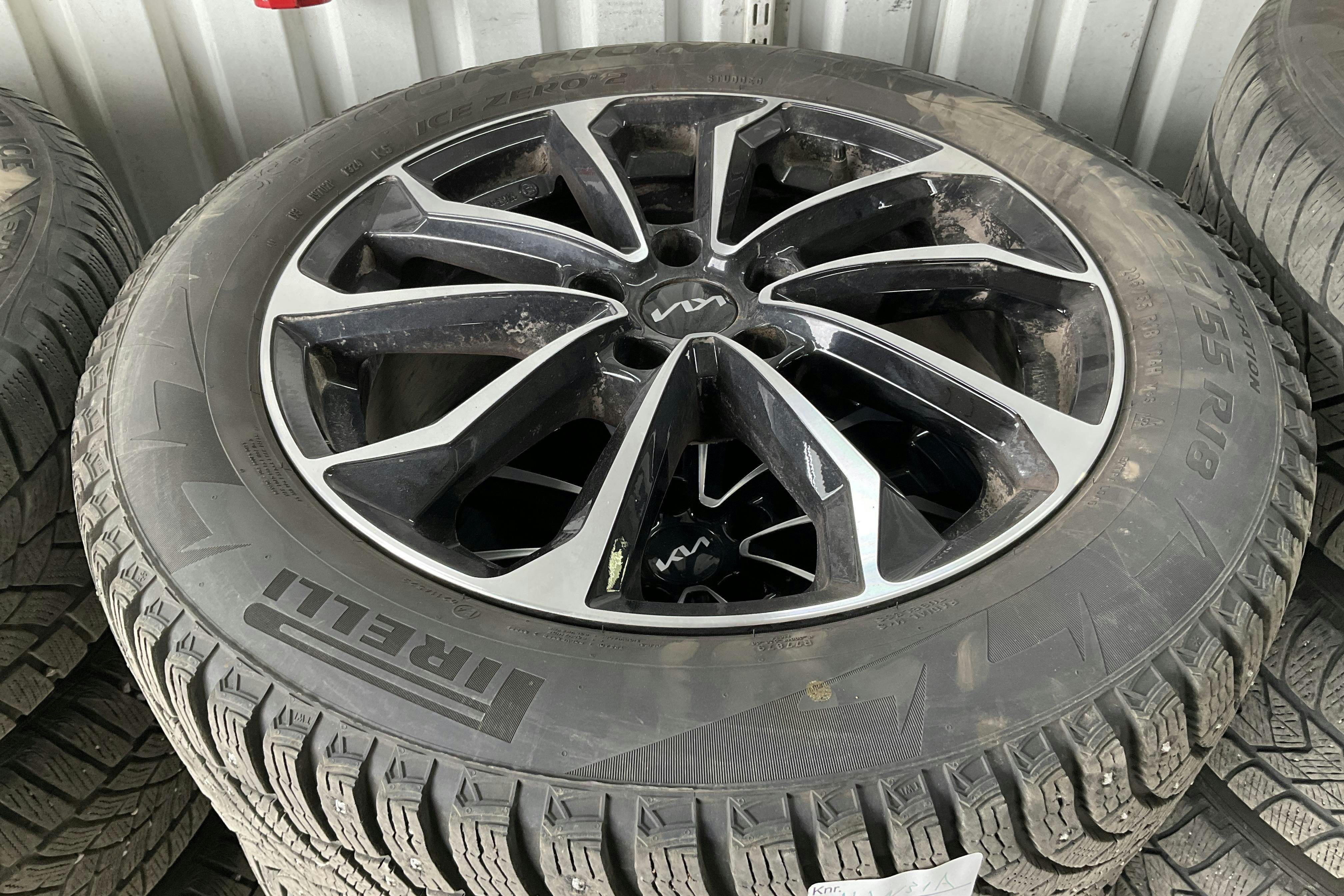 Vehicle Image 16