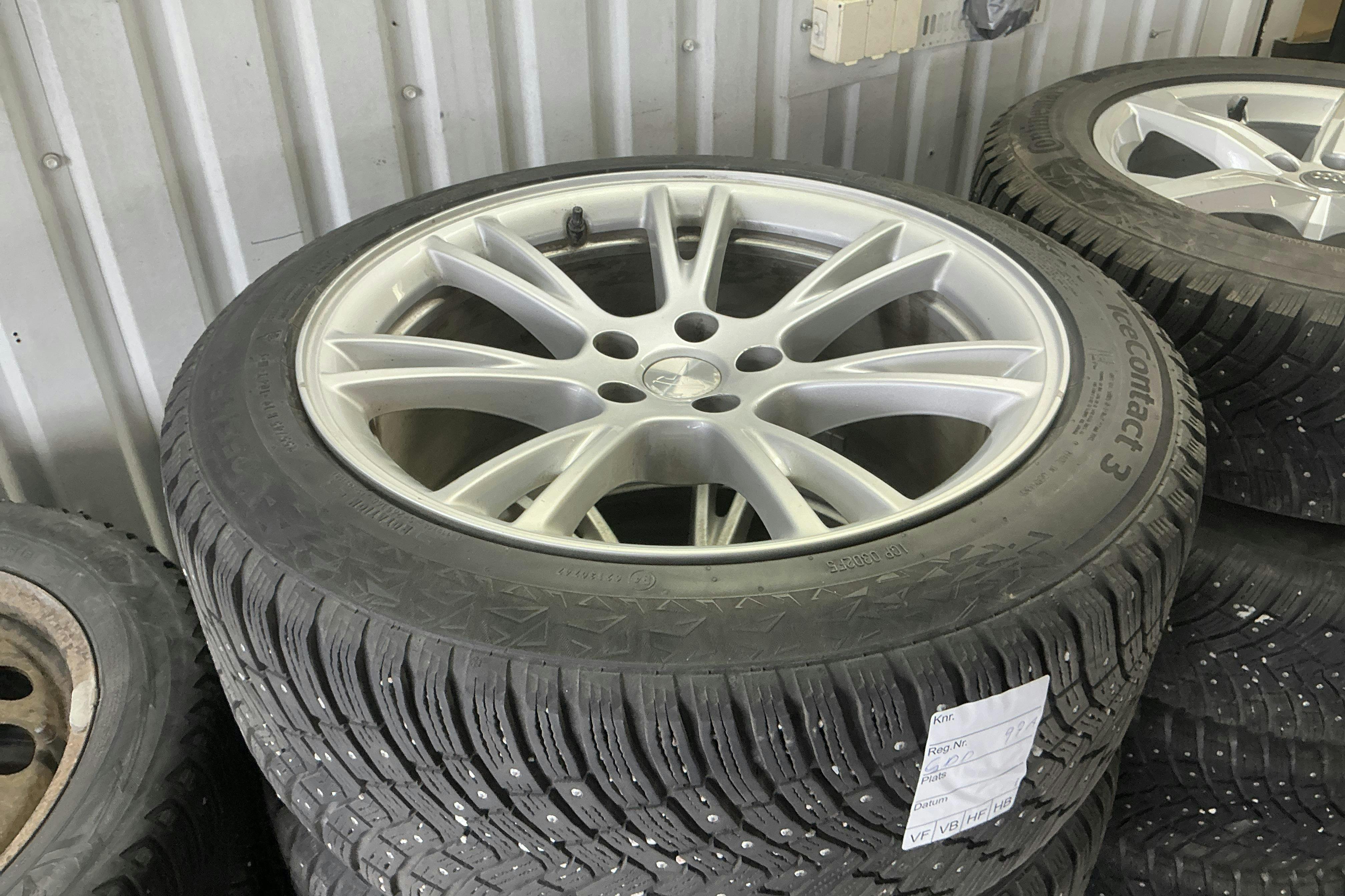 Vehicle Image 15