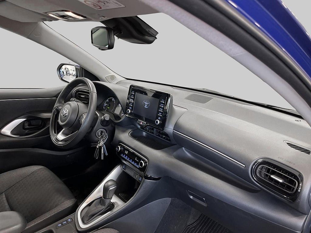 Vehicle Image 10