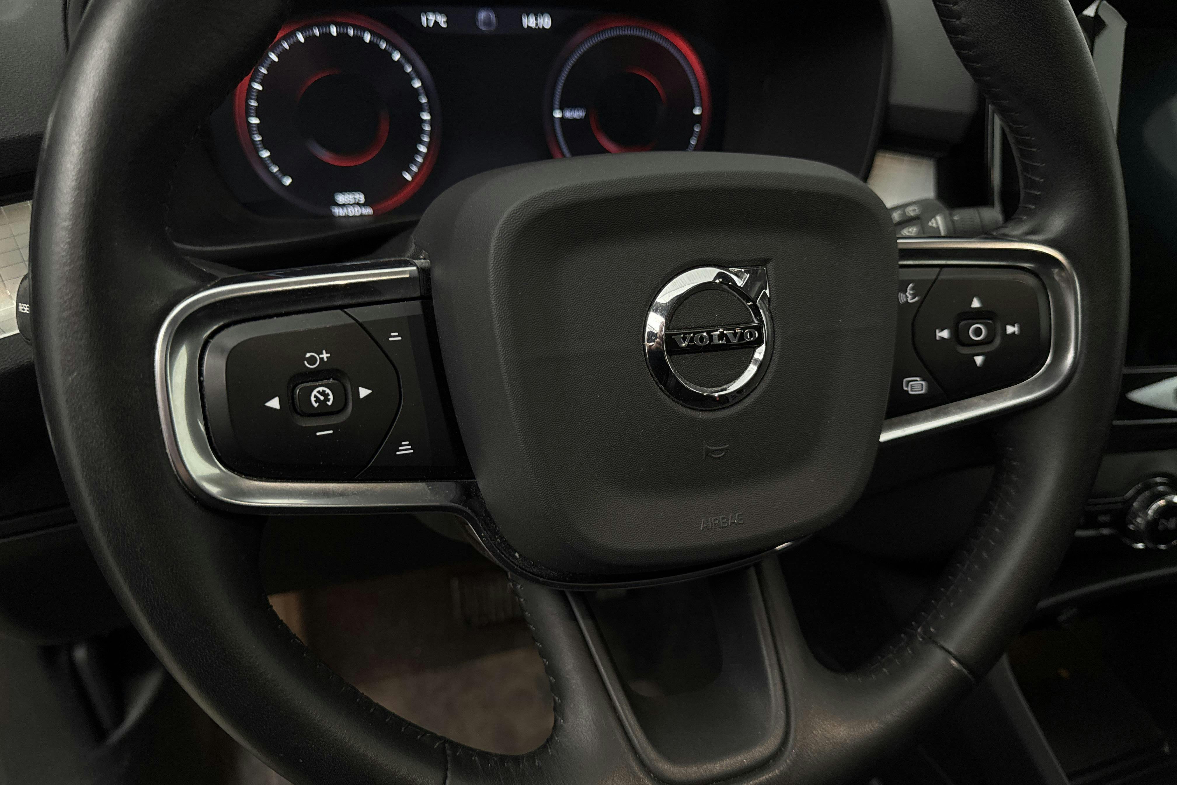 Vehicle Image 14