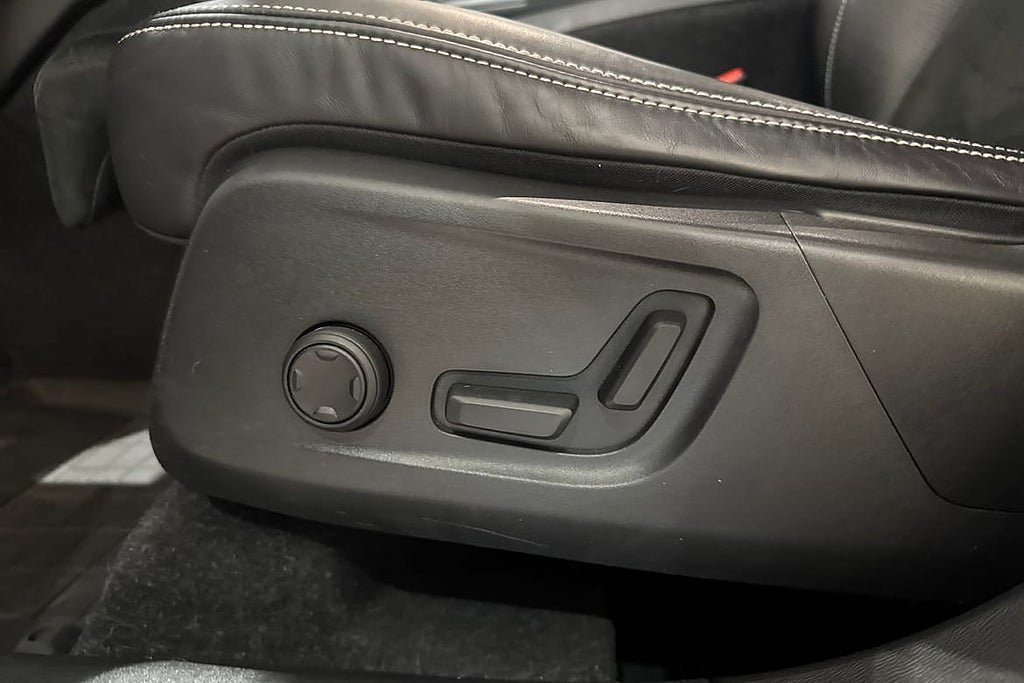 Vehicle Image 19