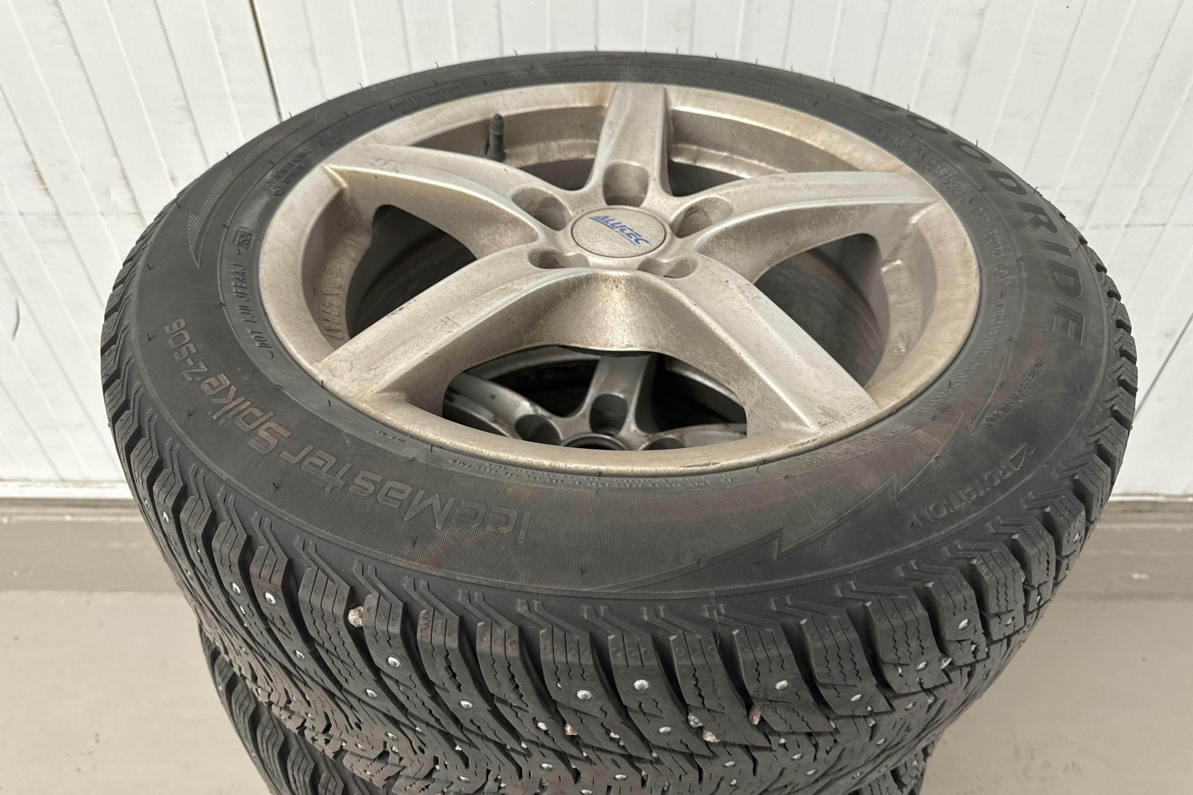 Vehicle Image 14